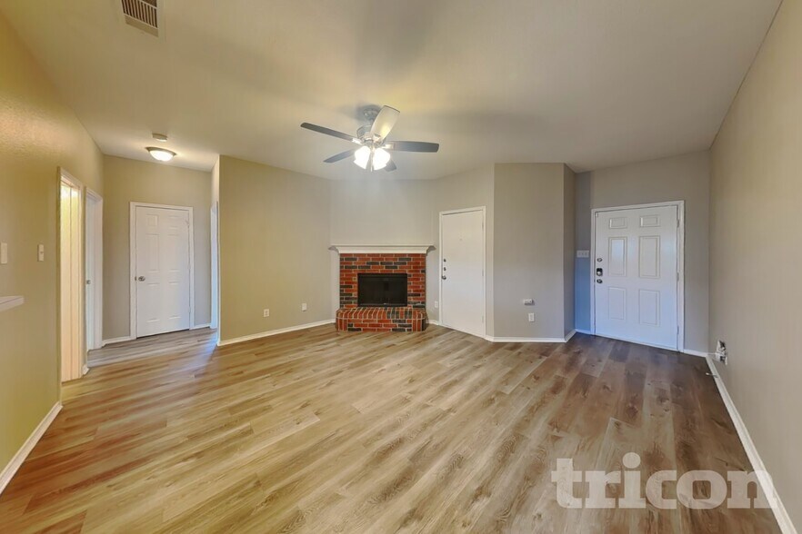 Building Photo - 1320 Cleardale Dr