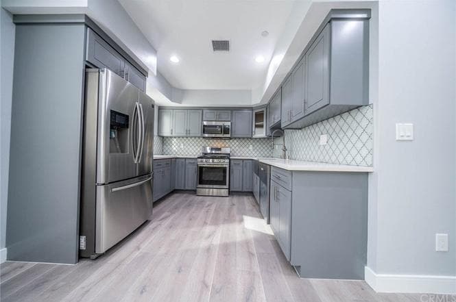 Building Photo - 4820 St Charles Pl