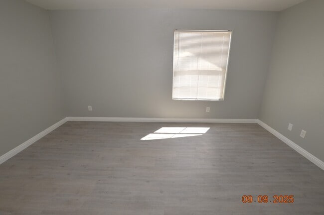 Building Photo - 9078 Mountain Lakes Ave