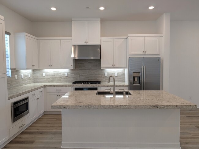 Building Photo - 27414 N Arborview Ln