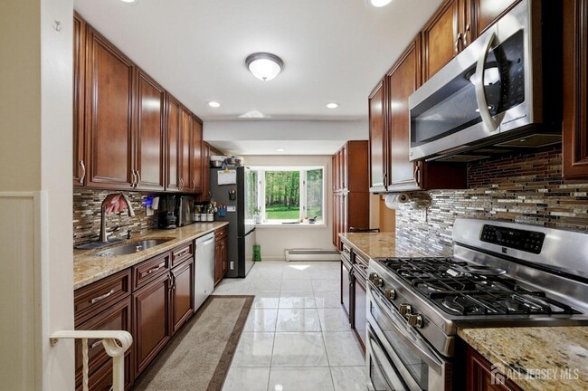 Building Photo - 34 Ventnor Dr