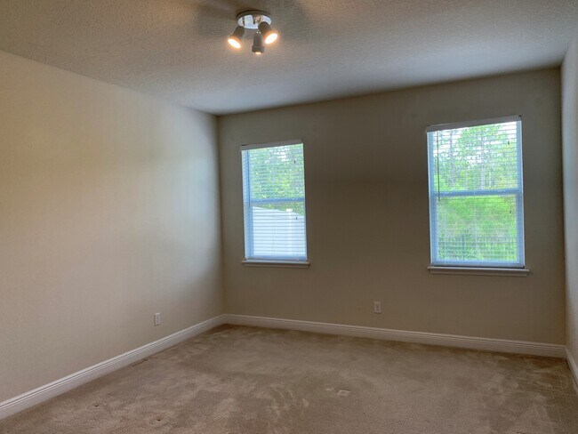 Building Photo - 14656 Trapper Rd