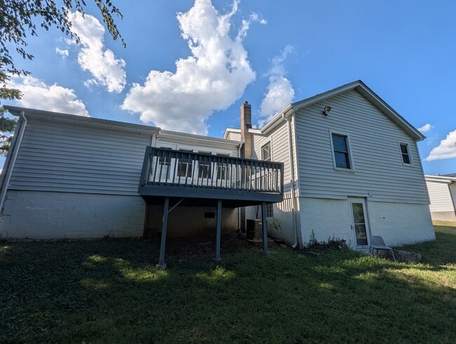 Building Photo - Belle of Bellefontaine - **Half Off Securi...