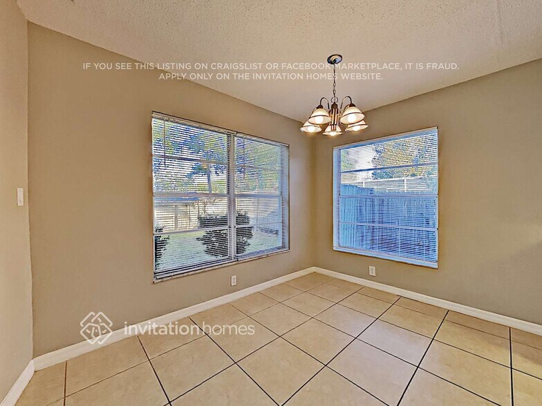 Building Photo - 3100 Blue Heron St