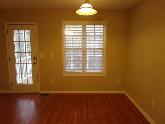 Building Photo - 330 Red Fox Dr