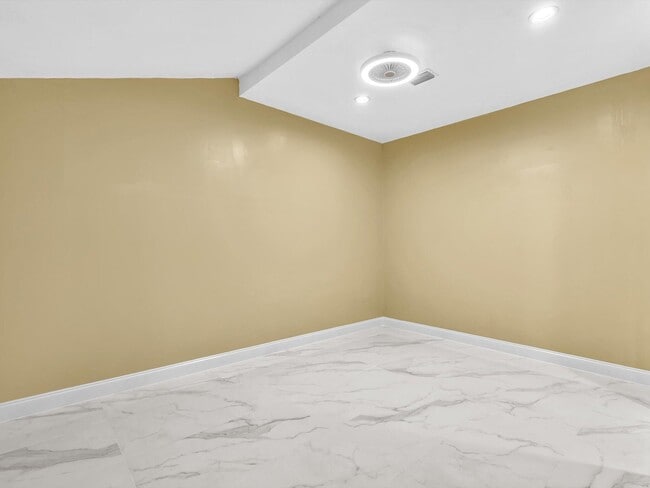 Building Photo - 12549 Woodmill Dr