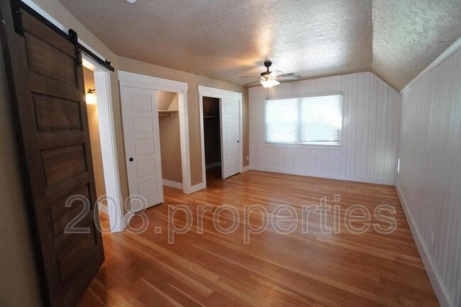 Building Photo - 1202 W Hale St