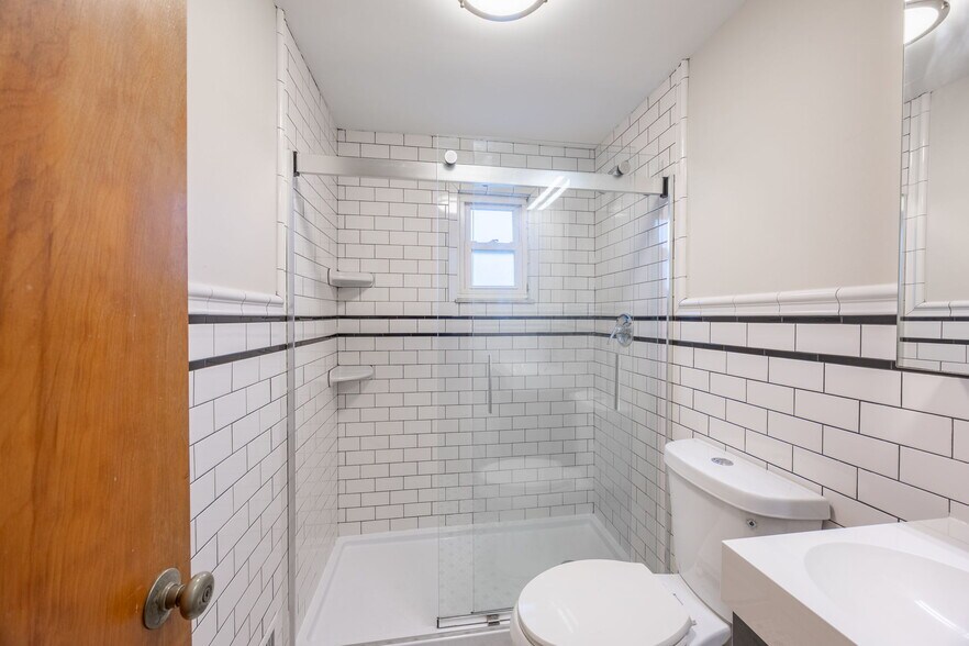 Building Photo - 5165 Stanton Ave