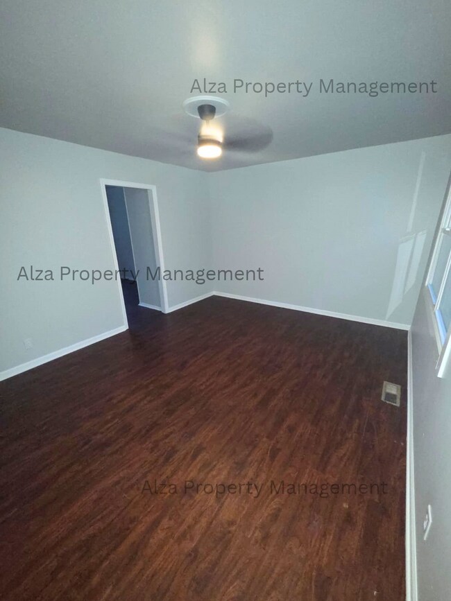 Building Photo - 218 Healy Ave