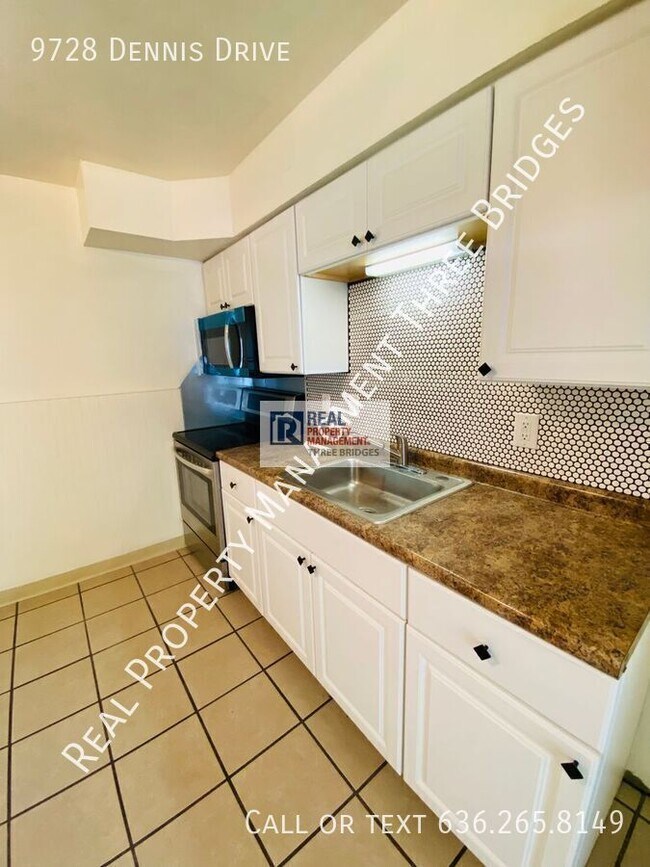 Building Photo - 9728 Dennis Dr
