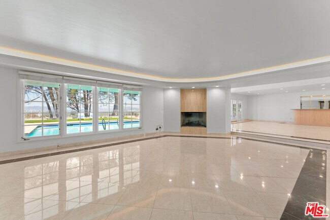 Building Photo - 4159 Regal Oak Dr
