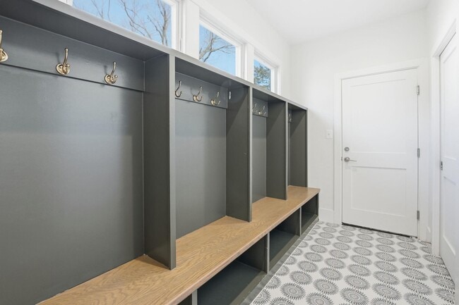 Building Photo - 1618 N Danville St