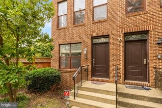 Building Photo - 4333 Kennedy St
