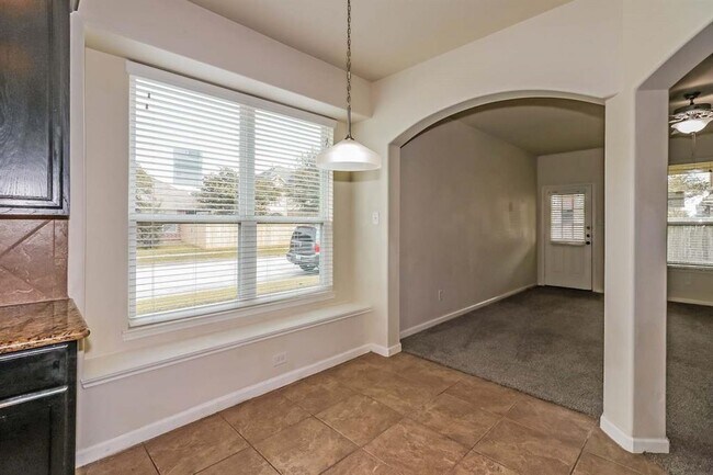 Building Photo - 3434 Tulip Trace Dr