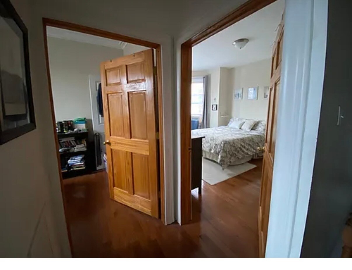 Building Photo - 2518 Poplar St