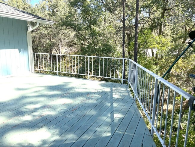 Building Photo - 3 bedroom, 2 bath home in Lake Wildwood, P...