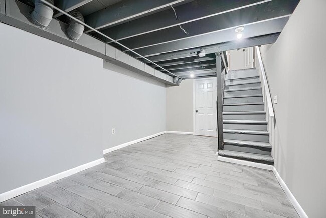 Building Photo - 1127 Sargeant St