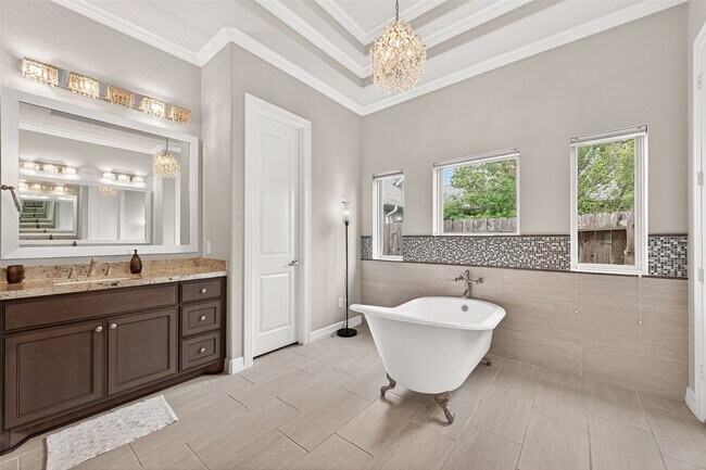 Building Photo - 32607 Wingfoot Cir
