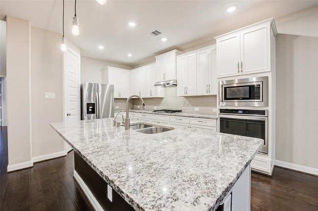 Building Photo - 14017 Northline Lake Dr