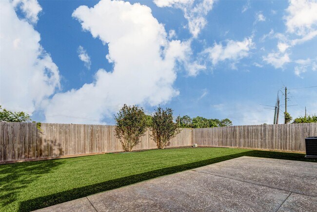 Building Photo - 18114 Noble Forest Dr