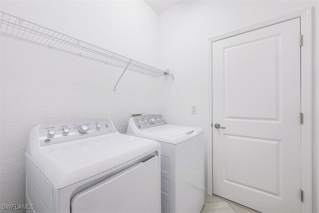 Building Photo - 2434 Orchard St