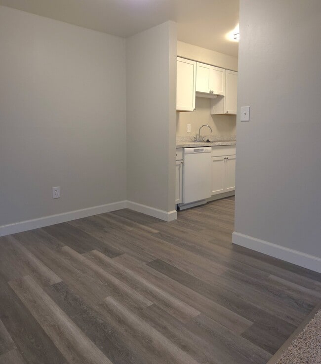 Building Photo - Cedarwood Crossings