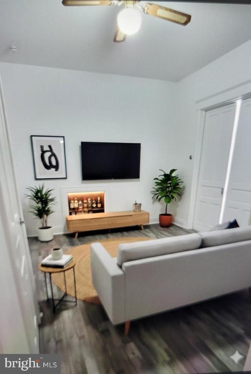 Building Photo - 1801 S Main St