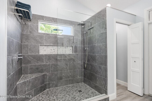 Building Photo - 3897 Peacock Dr