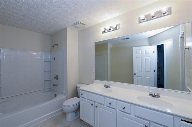 Building Photo - 790 Celeste Ln