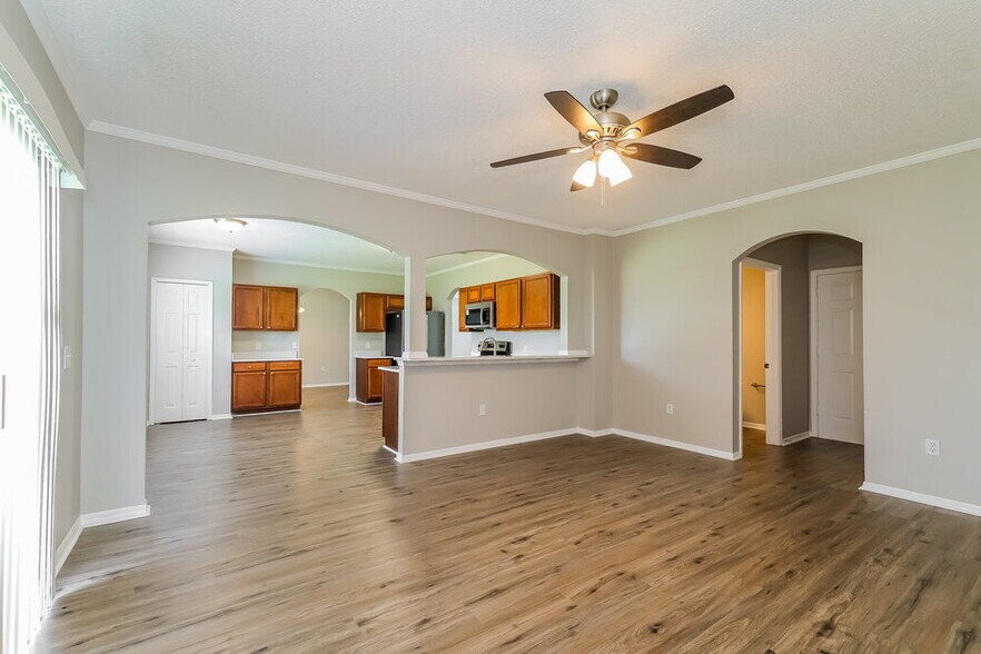 Building Photo - 1026 Cannock Dr