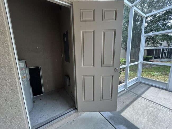 Building Photo - 15835 Fishhawk Falls Dr