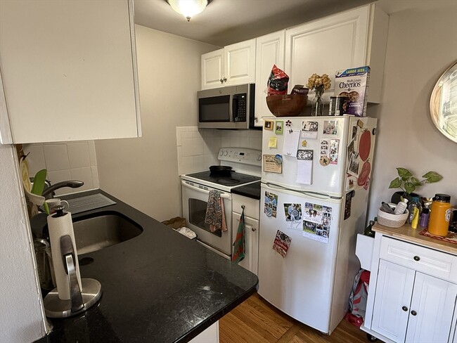 Primary Photo - 97 W Cedar St
