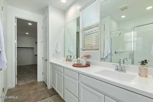 Building Photo - 8914 W Palo Verde Dr