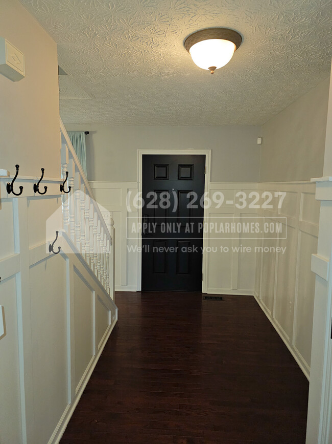 Building Photo - 5451 Haussman Pl