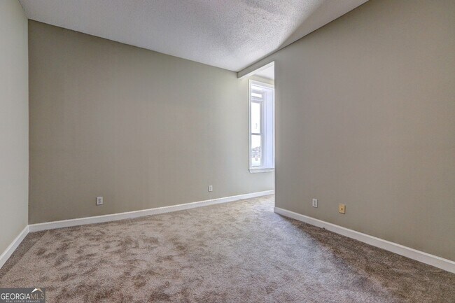 Building Photo - 123 S Broad St