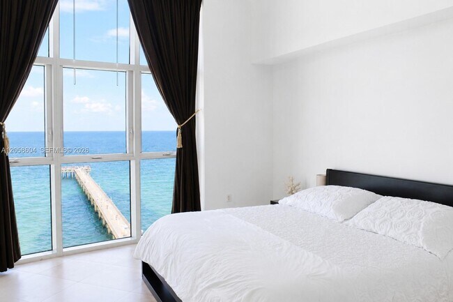 Building Photo - 16699 Collins Ave