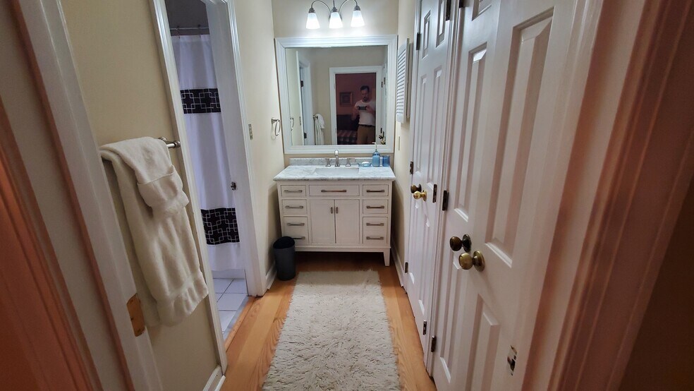 Building Photo - 5927 Sentinel Dr