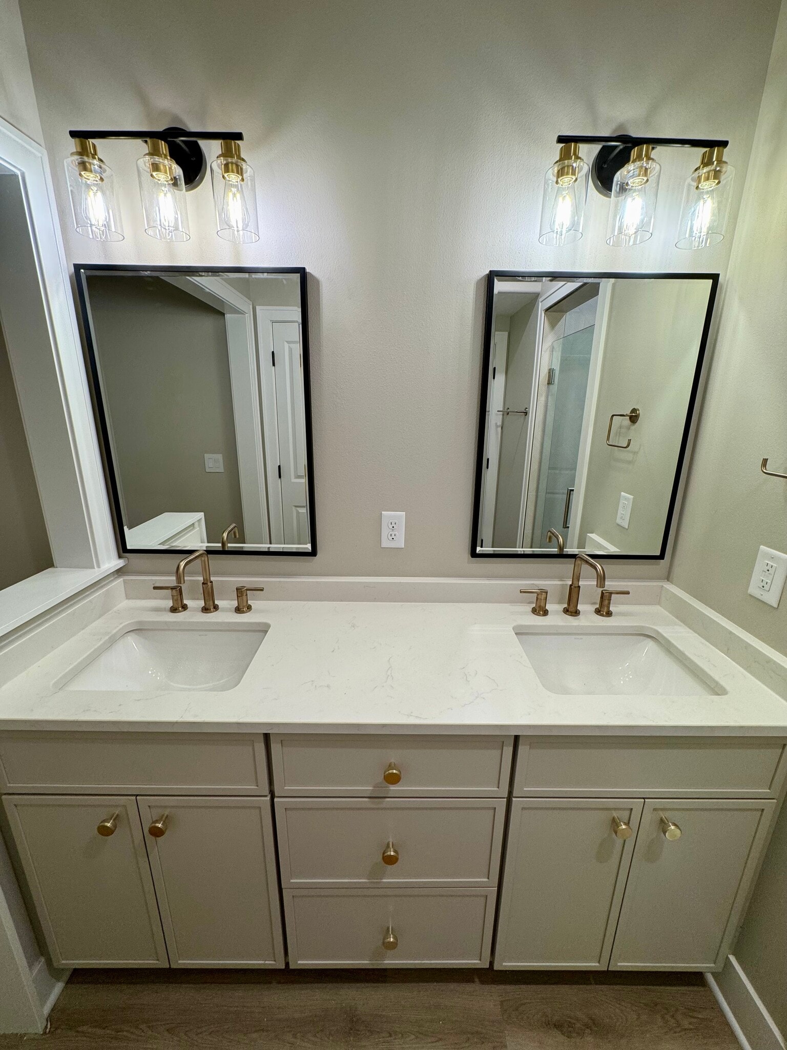 Building Photo - 117 W Wisconsin Ave