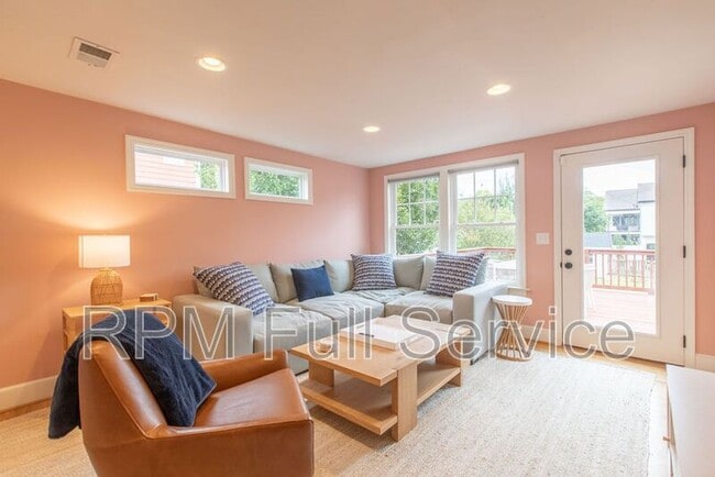 Building Photo - 2602 Acklen Ave