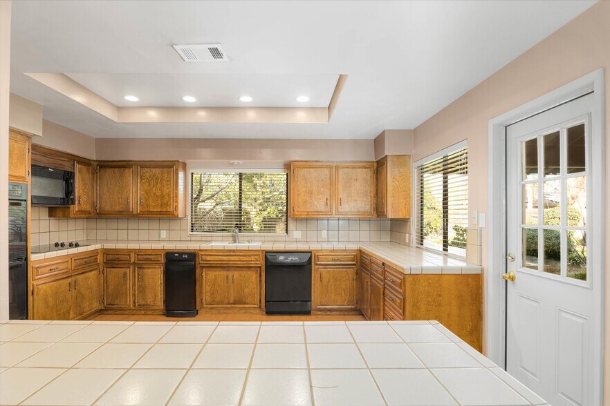Building Photo - 7808 Selkirk Dr