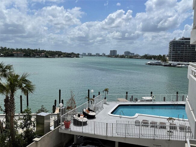 Building Photo - 6820 Indian Creek Dr