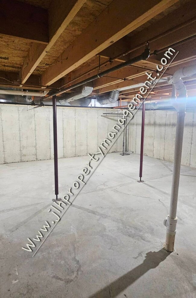 Building Photo - 1774 S Hance Dr