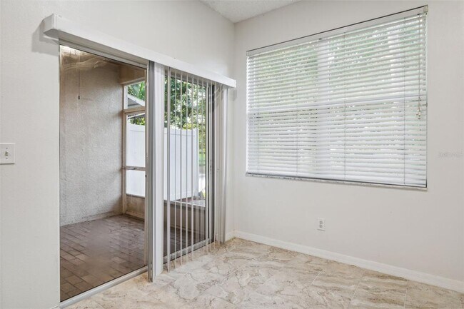 Building Photo - 655 Vallance Way NE