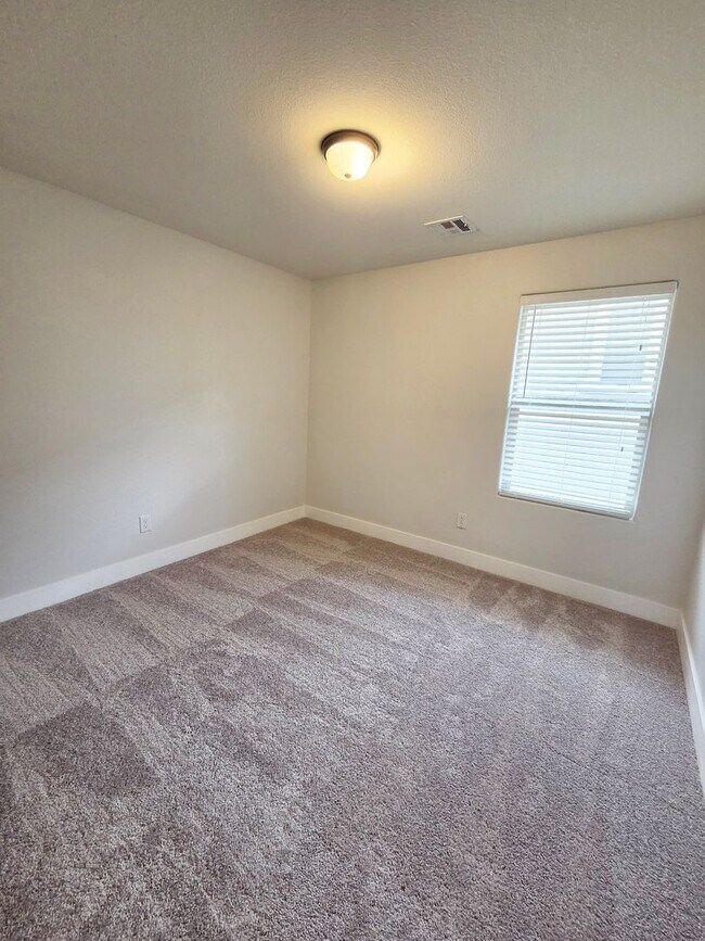 Building Photo - 5479 Bristol Grove Ln