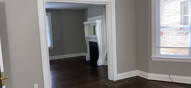 Building Photo - 2215 McGregor Place 5BR/1.5BA (Cincinnati)