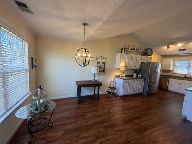 Building Photo - Suffolk Meadows