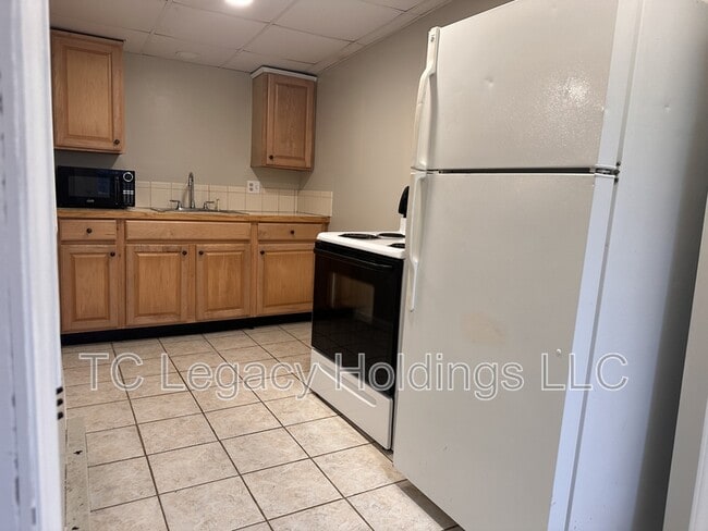 Building Photo - 388 Broaddus Ave