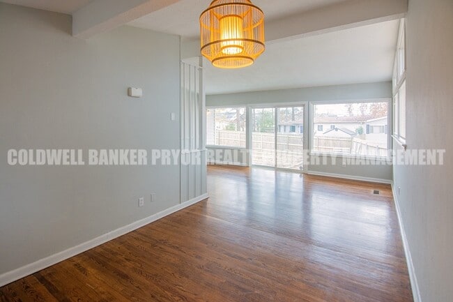 Building Photo - 1606 Oaken Trail