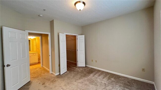 Building Photo - 4333 Dunwoody Park