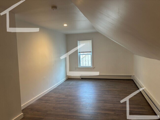 Building Photo - 10 Armington St